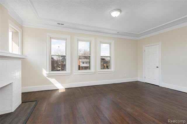 3217 Elmhurst St - Photo 4 of 22
