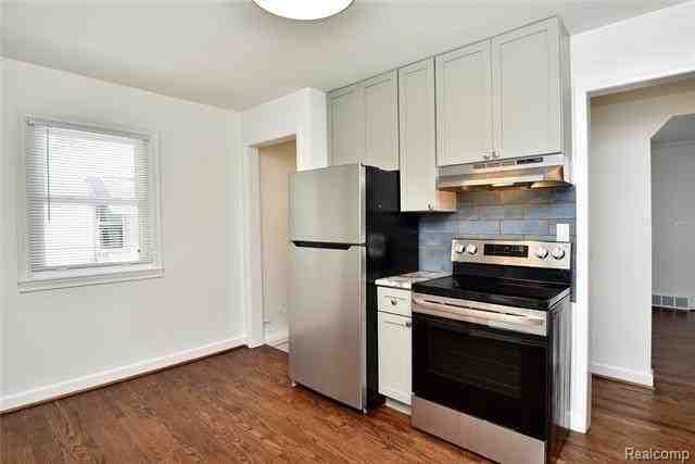 4121 Linwood Ave - Photo 7 of 28