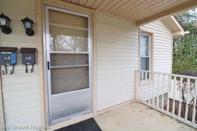368 S Wing St #A - Photo 3 of 11