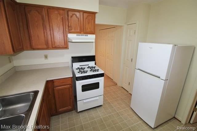 368 S Wing St #A - Photo 7 of 11