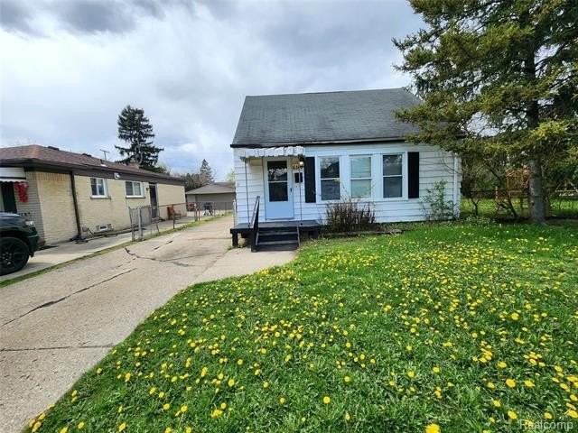 6147 Whitefield St - Photo 2 of 42