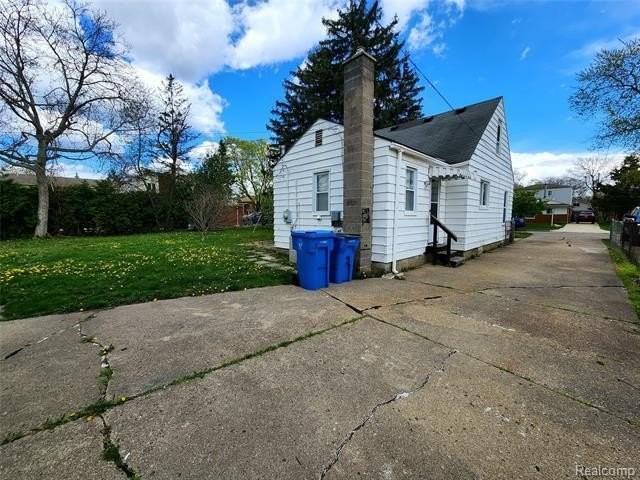 6147 Whitefield St - Photo 4 of 42