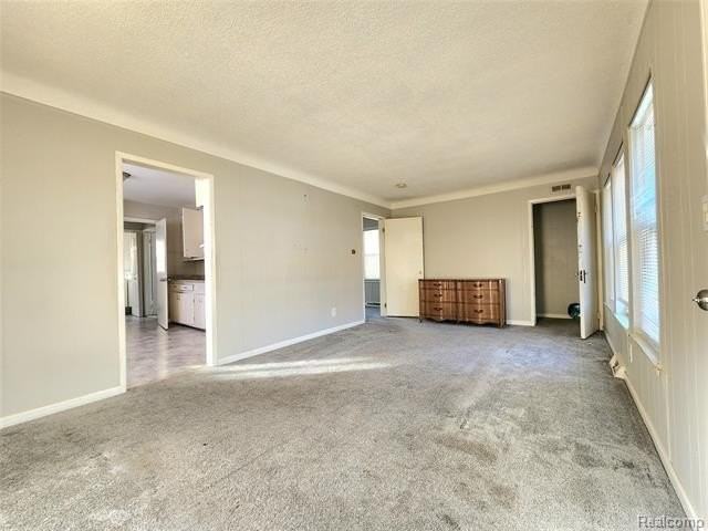 6147 Whitefield St - Photo 7 of 42