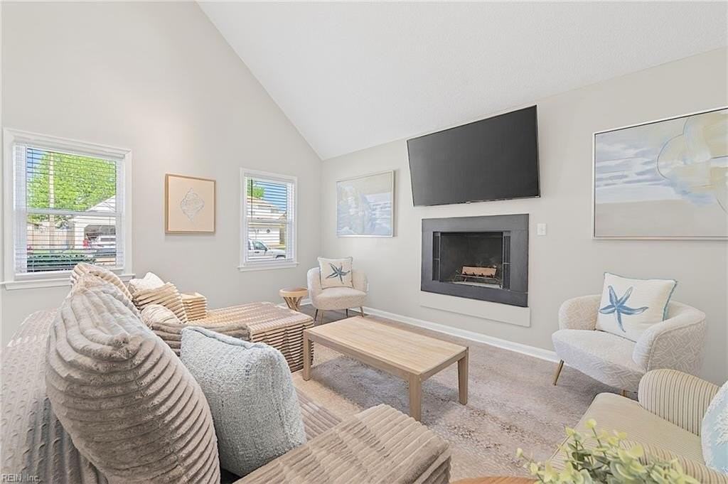 4119 Eastham Rd - Photo 2 of 19