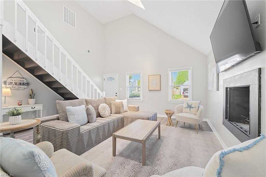 4119 Eastham Rd - Photo 5 of 19