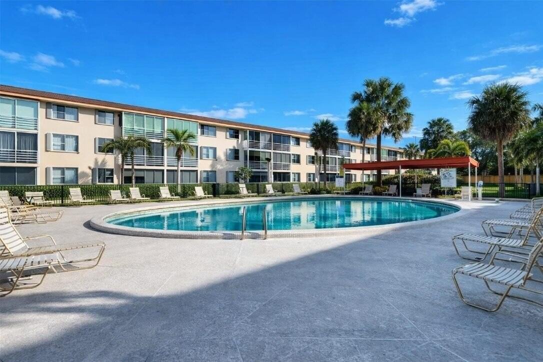 4500 N Federal Hwy #121C