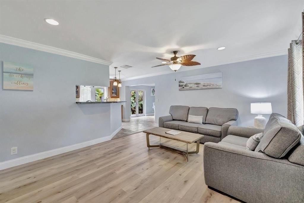 925 Ne 25th Ave - Photo 6 of 38