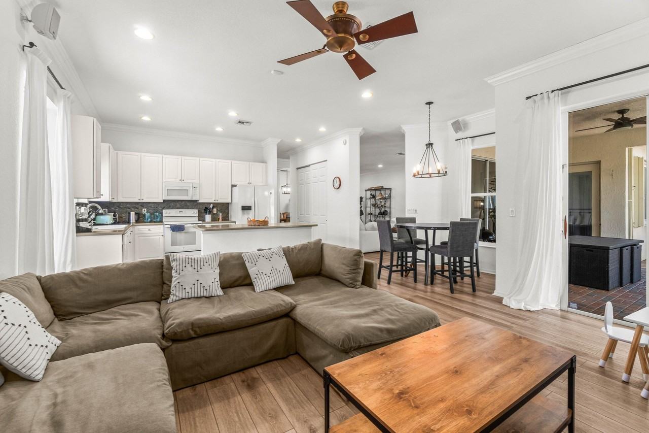 4621 Windward Cove Ln - Photo 6 of 50