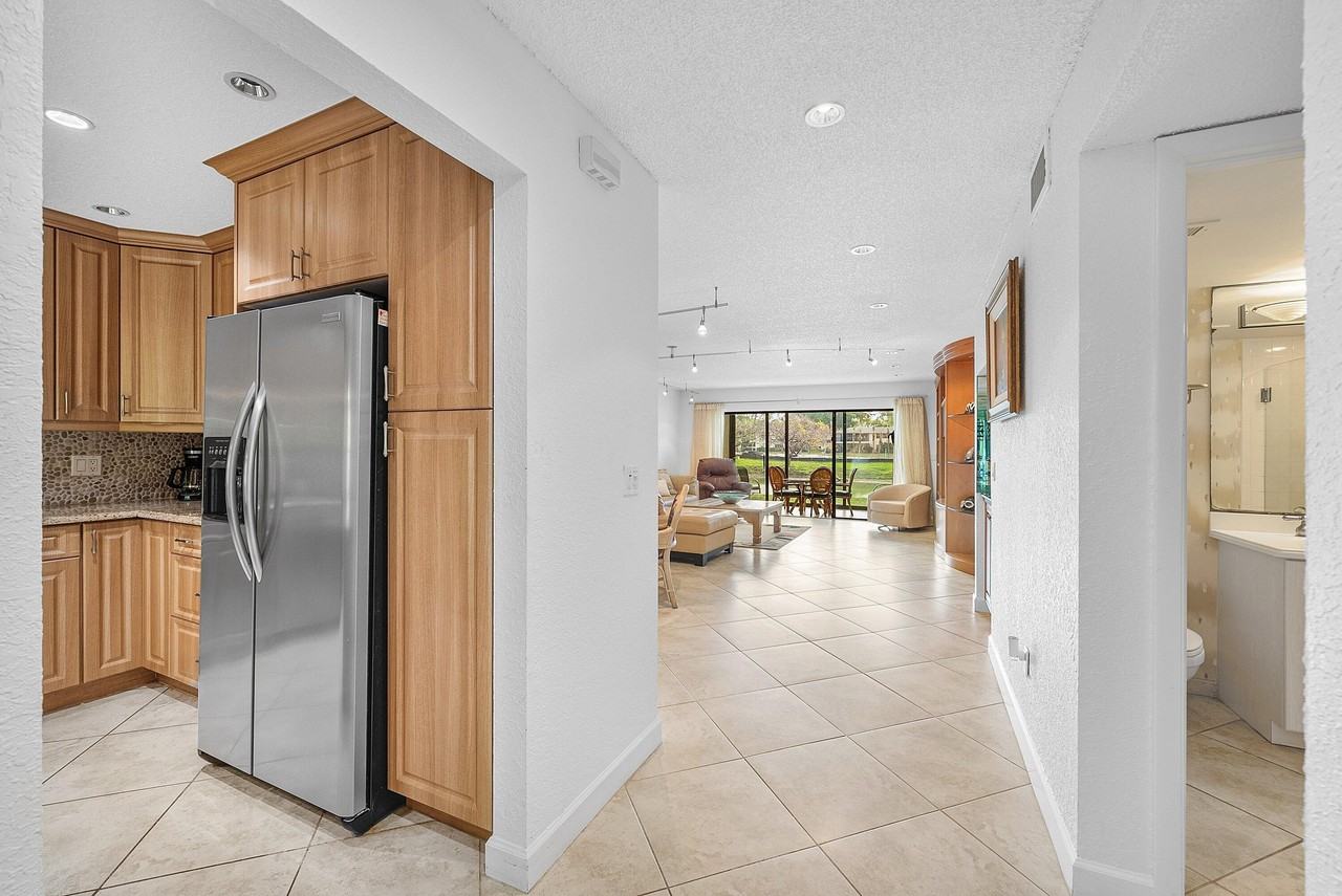 22 Westgate Ln #E - Photo 2 of 50
