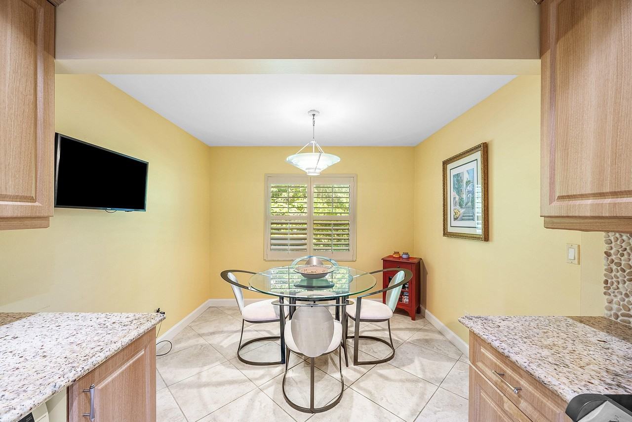 22 Westgate Ln #E - Photo 5 of 50
