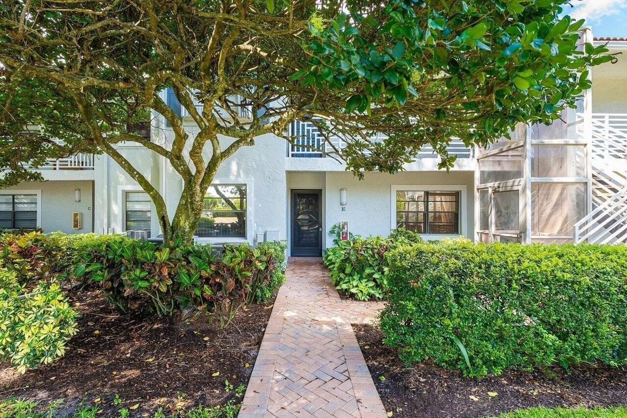 7 Southport Ln #E - Photo 2 of 41