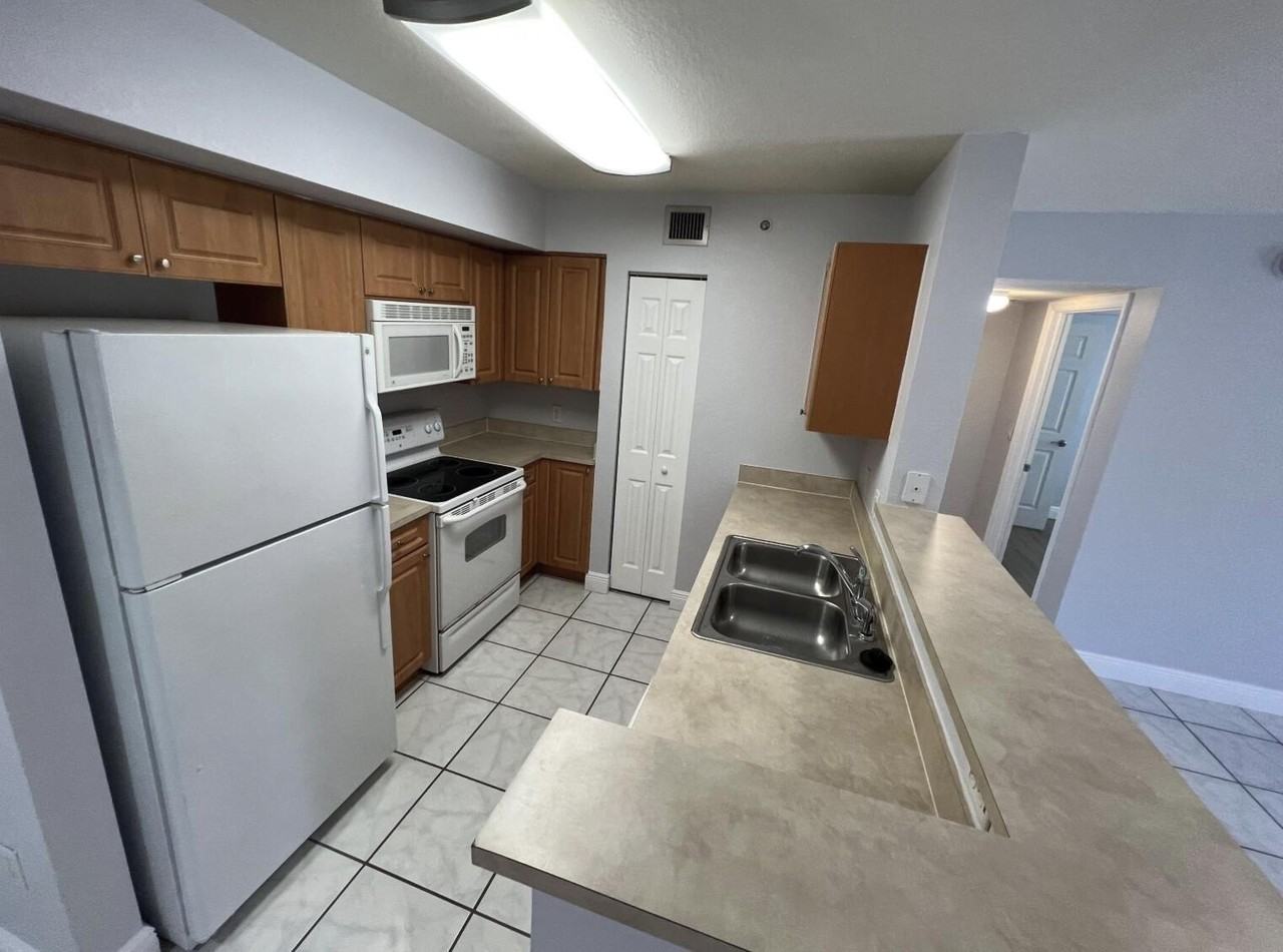 6769 Heritage Grande #2103 - Photo 4 of 40