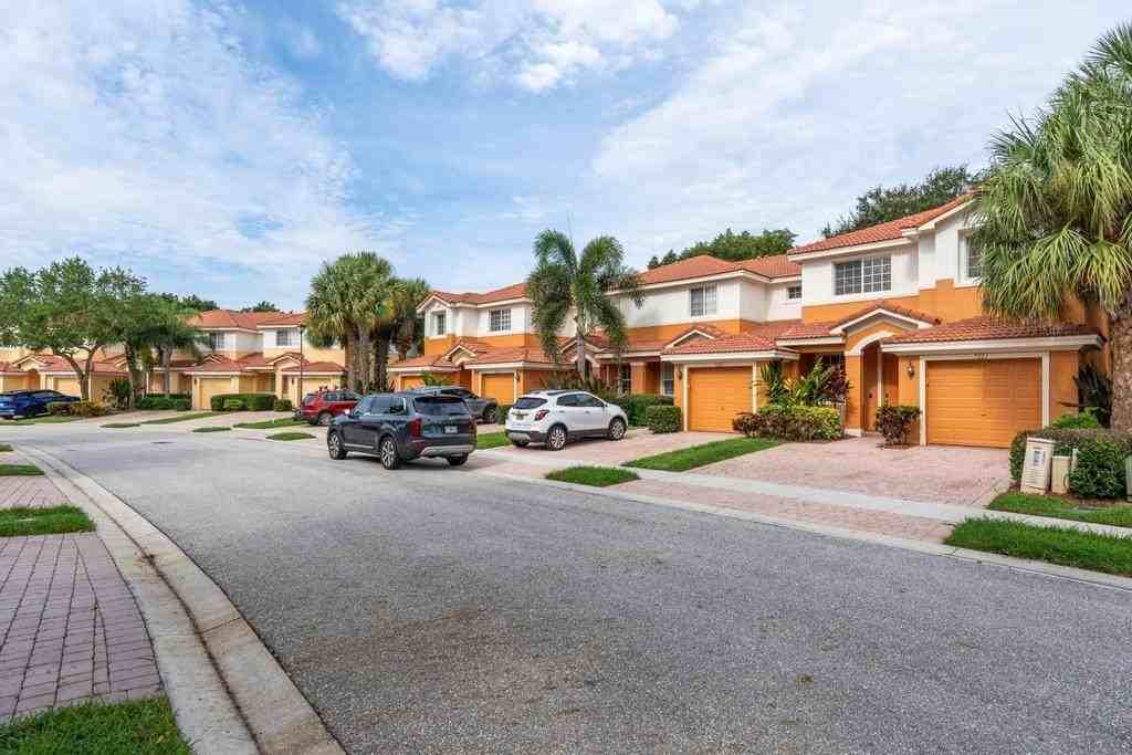 7221 Briella Dr - Photo 7 of 39