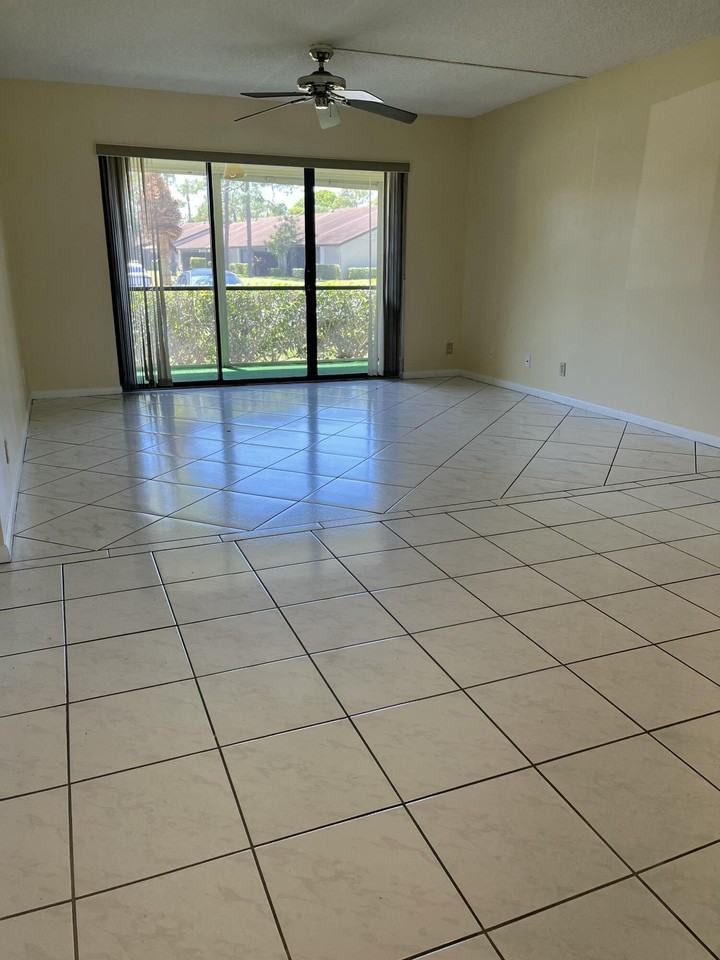 708 Sunny Pine Way #A1 - Photo 2 of 8