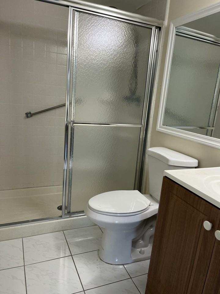 708 Sunny Pine Way #A1 - Photo 4 of 8