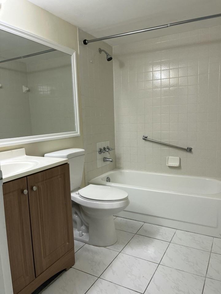 708 Sunny Pine Way #A1 - Photo 7 of 8