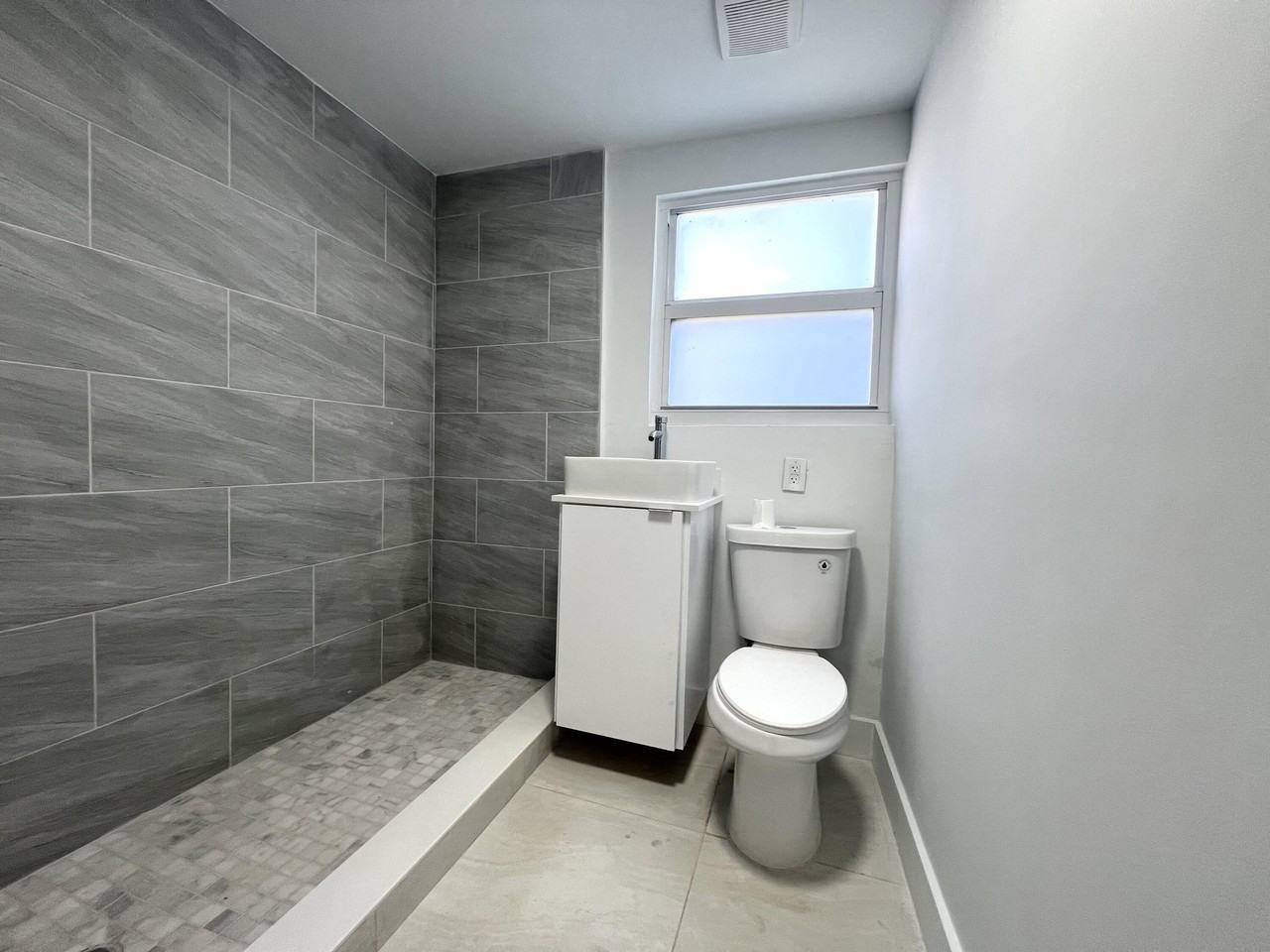 10730 Sw 149th Ter - Photo 4 of 11