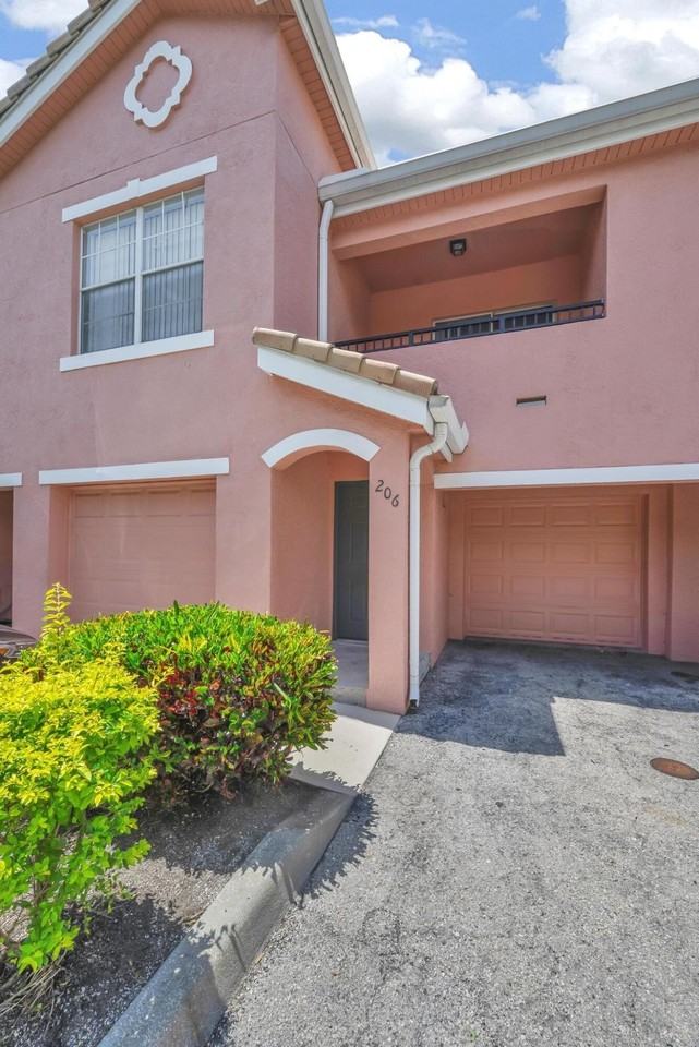 106 Sw Peacock Blvd #206