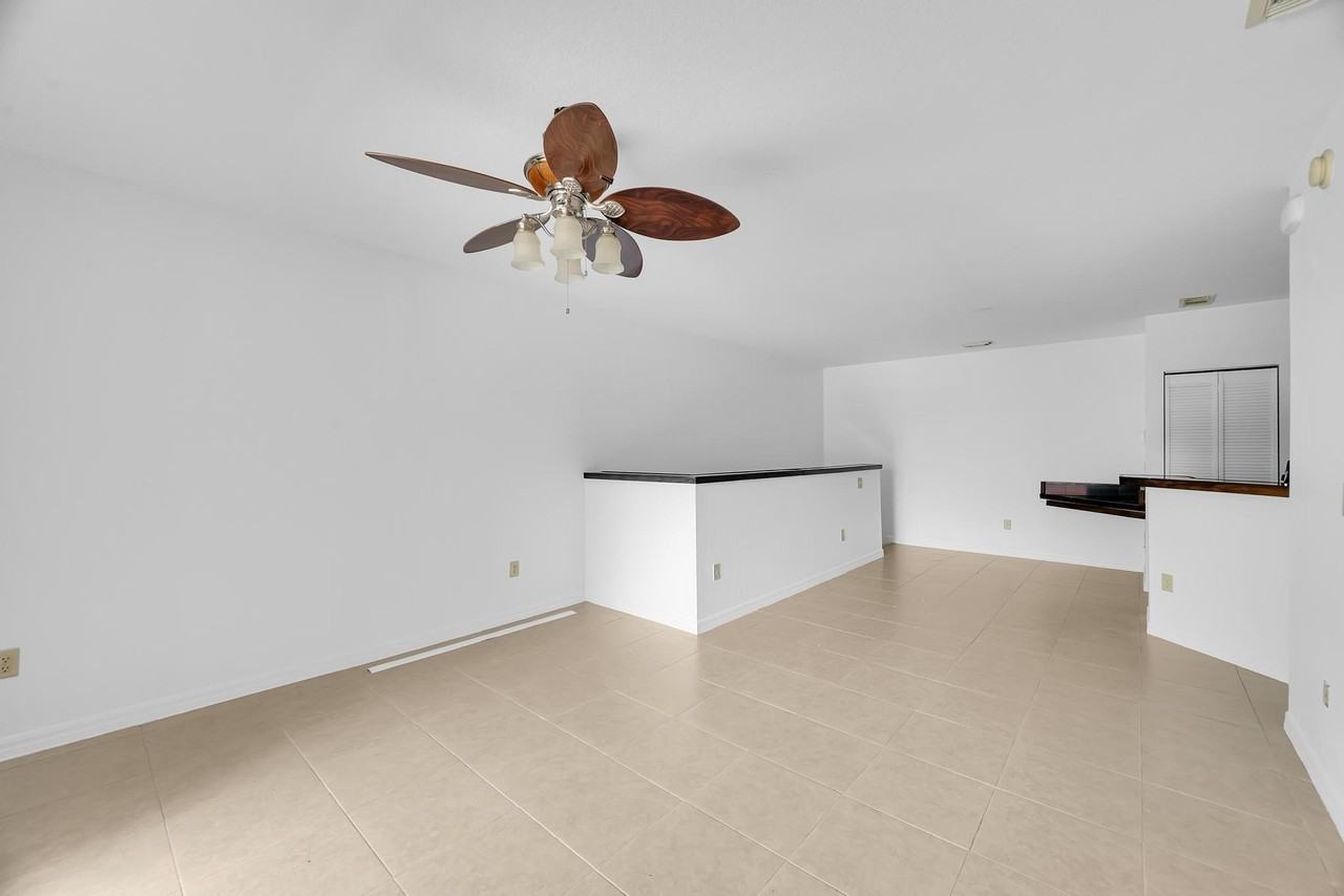 106 Sw Peacock Blvd #206 - Photo 4 of 17