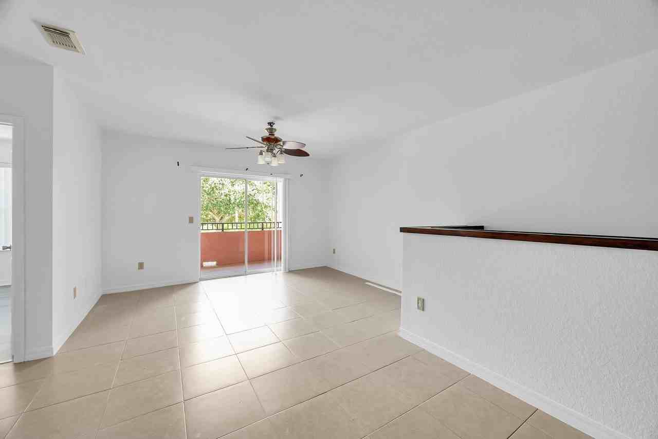 106 Sw Peacock Blvd #206 - Photo 5 of 17