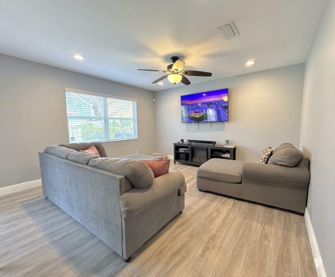 3330 Blue Fin Dr - Photo 4 of 15