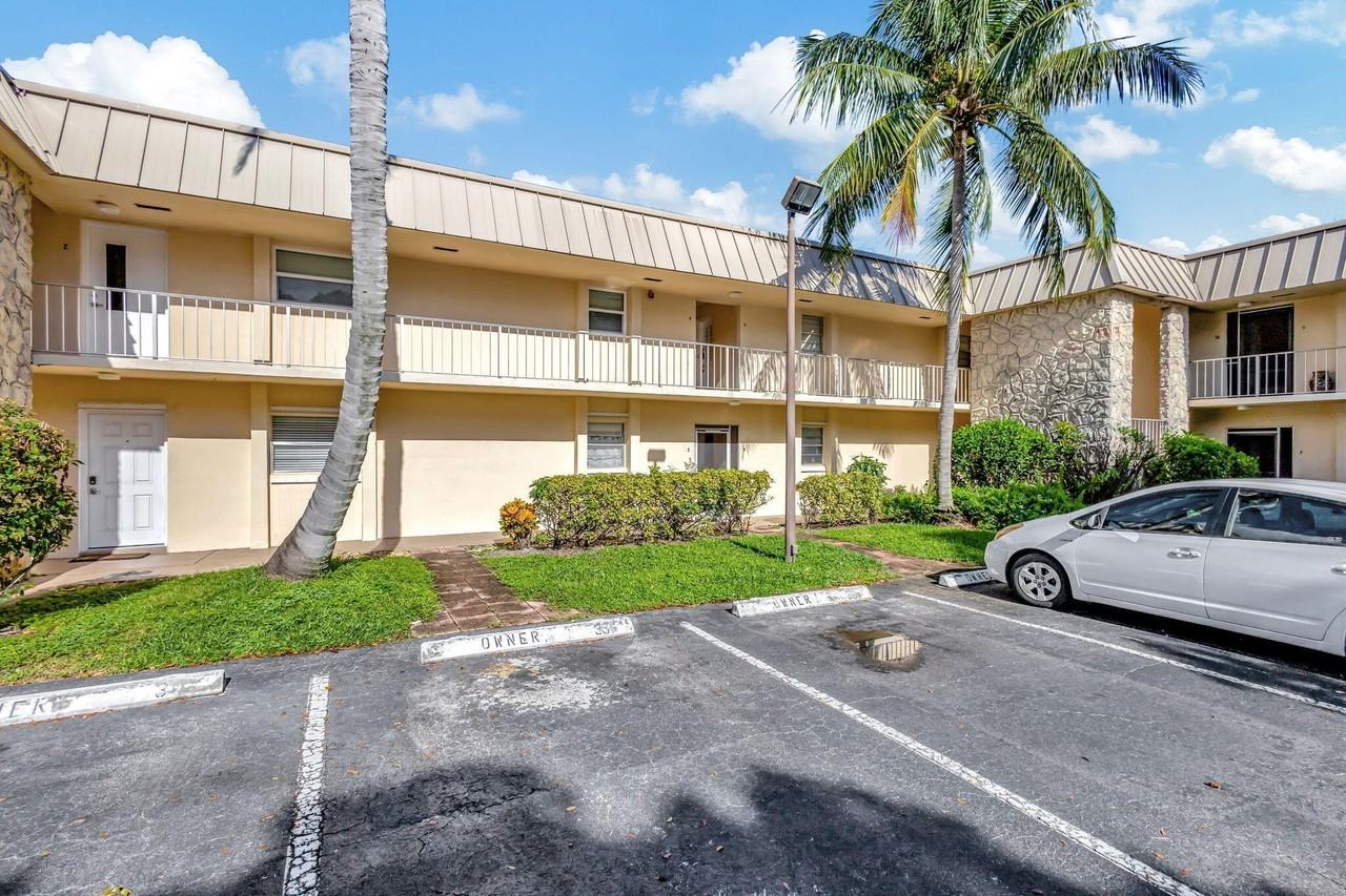 10789 N Military Trl #6 - Photo 4 of 47