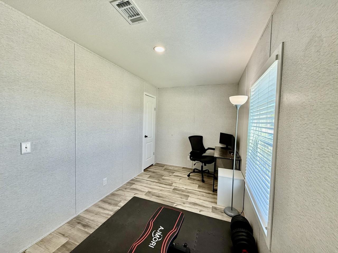 8002 Se Skylark Ave - Photo 3 of 15