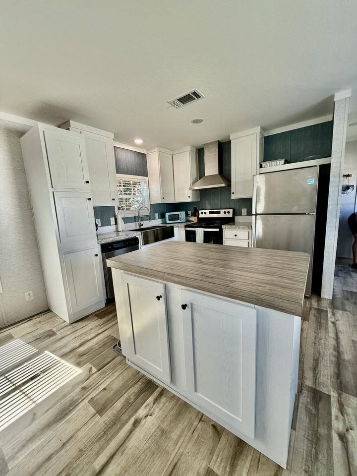 8002 Se Skylark Ave - Photo 7 of 15