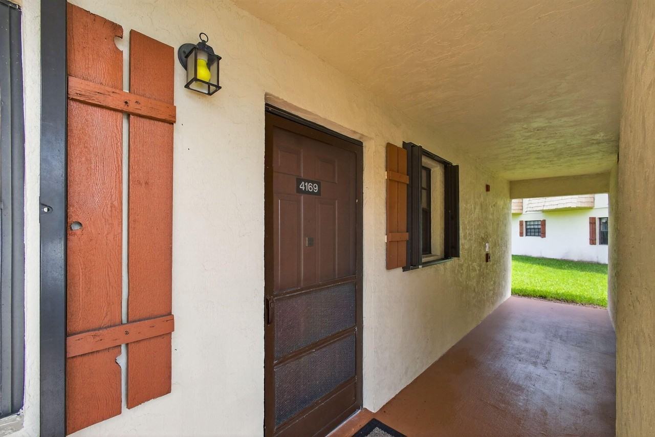 4169 Oak Terrace Dr - Photo 3 of 35