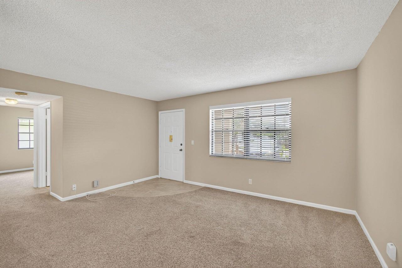 4169 Oak Terrace Dr - Photo 4 of 35