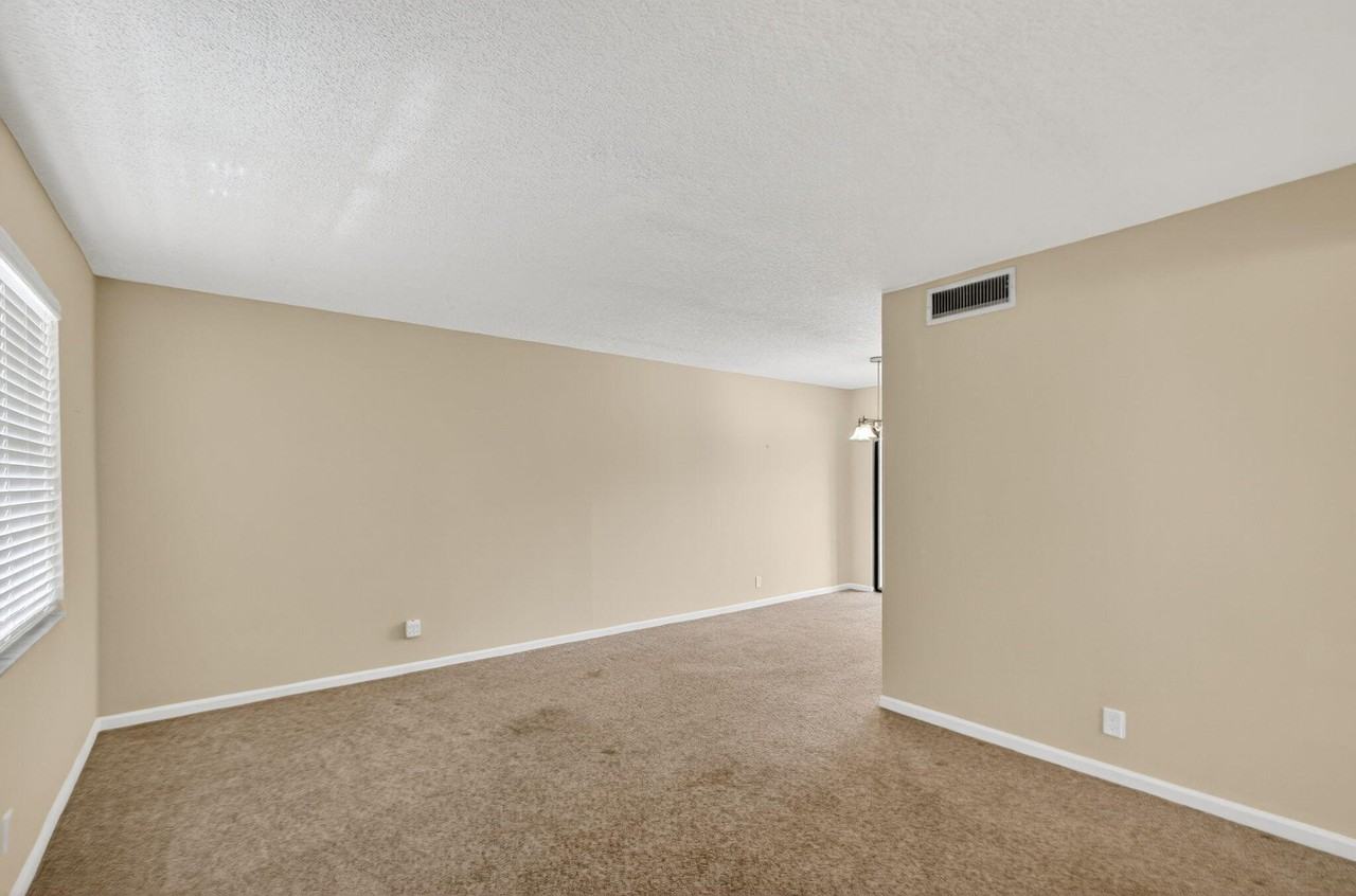 4169 Oak Terrace Dr - Photo 6 of 35
