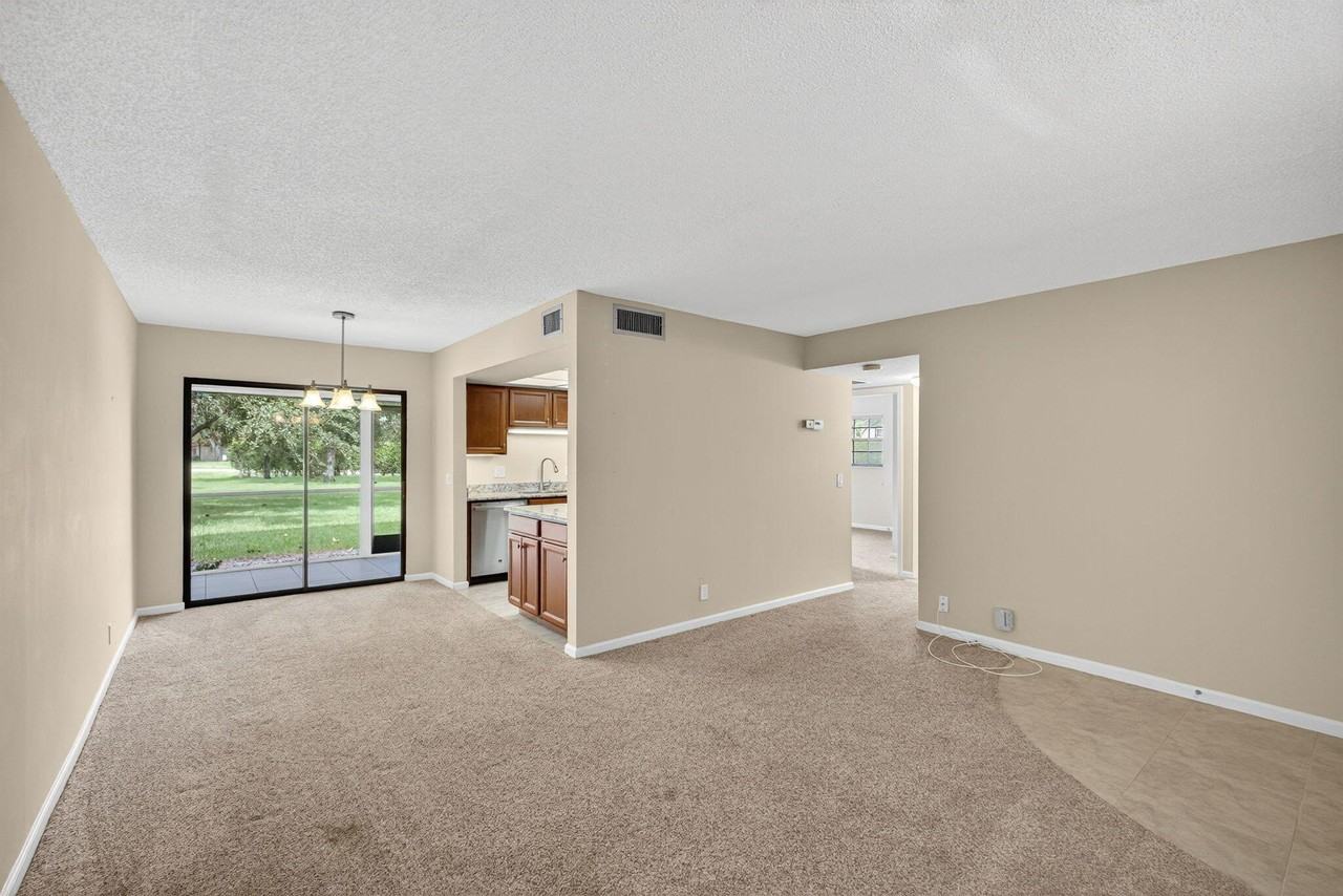 4169 Oak Terrace Dr - Photo 7 of 35