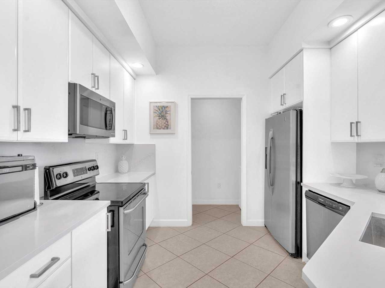 801 S Olive Ave #1521 - Photo 7 of 44