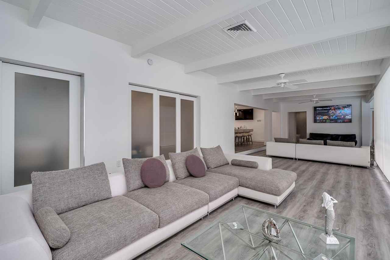 1779 Marietta Dr - Photo 3 of 17