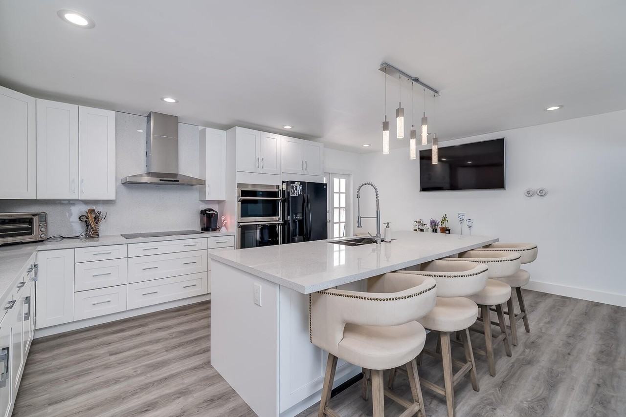 1779 Marietta Dr - Photo 5 of 17