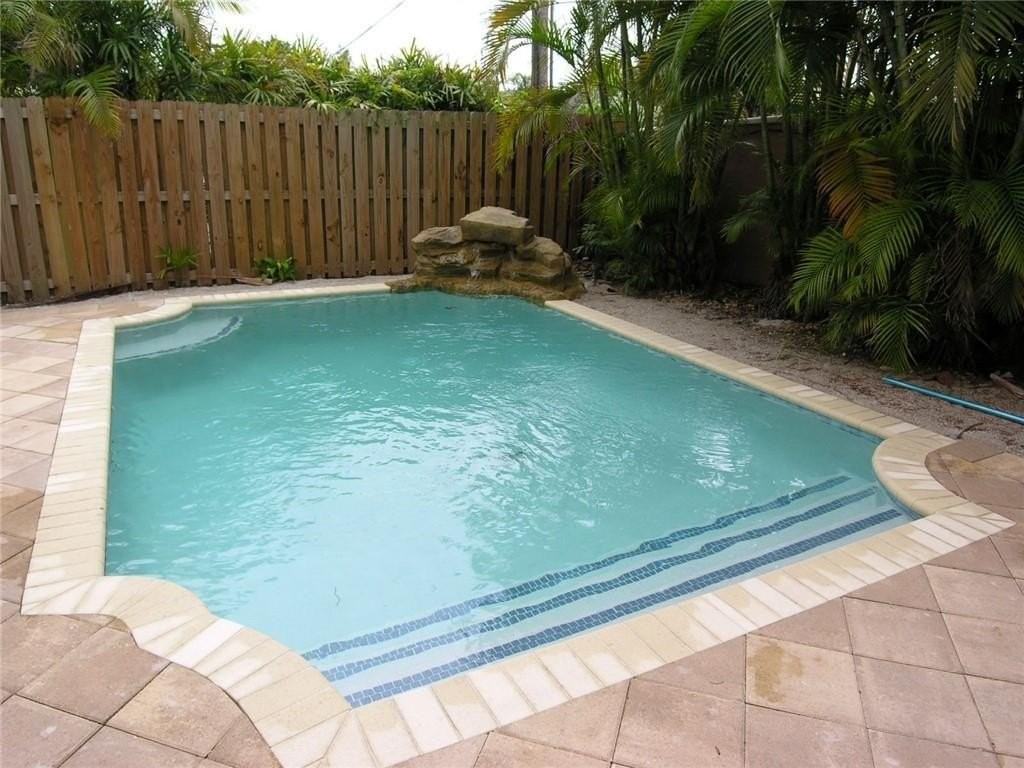 606 N Victoria Park Rd - Photo 4 of 4