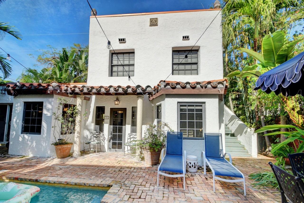 713 Sunset Rd - Photo 2 of 15