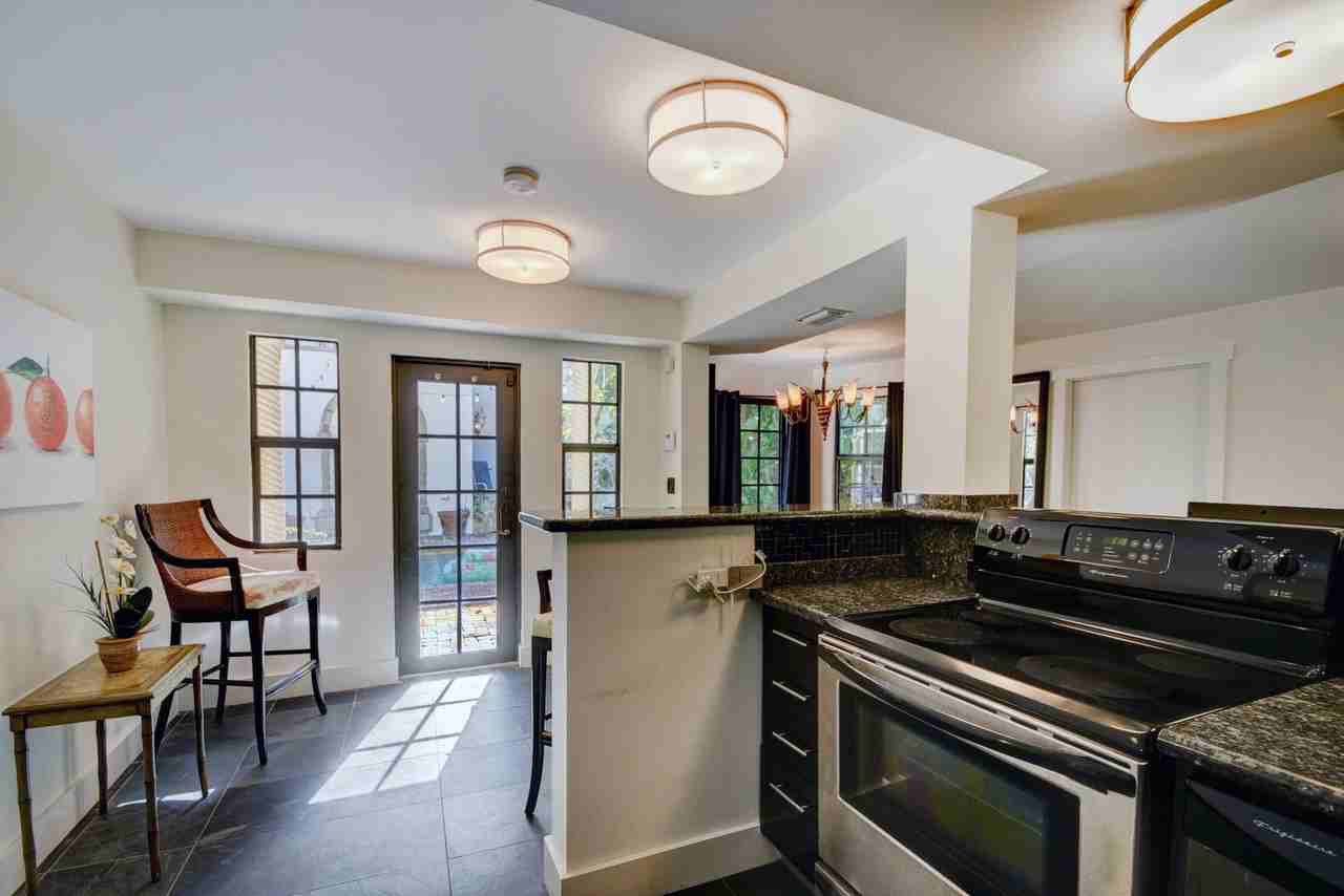 713 Sunset Rd - Photo 5 of 15