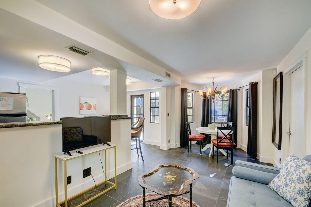 713 Sunset Rd - Photo 6 of 15