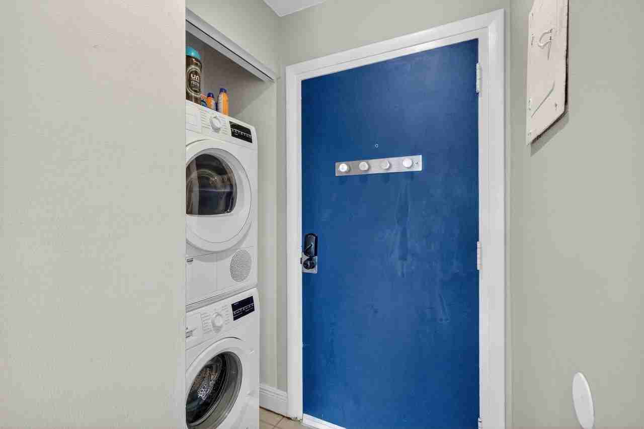 1531 Se 15th St #6 - Photo 4 of 27