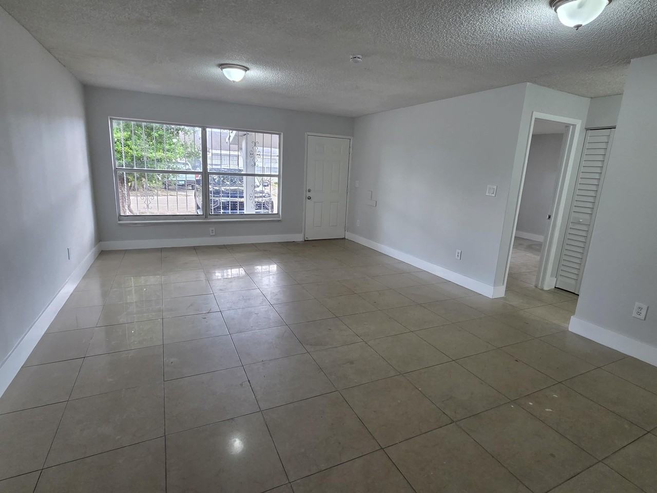 18050 Nw 41st Pl - Photo 2 of 11