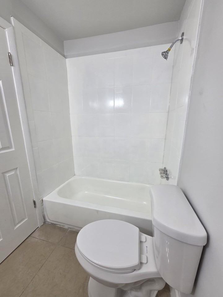 18050 Nw 41st Pl - Photo 6 of 11