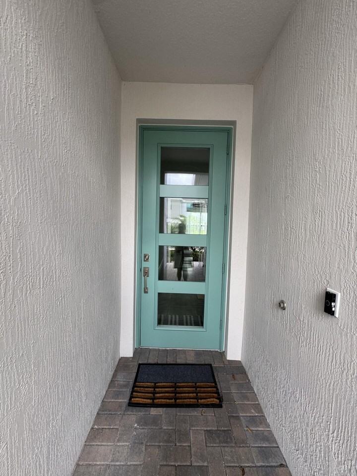 14083 Sw Thorens Dr - Photo 2 of 39