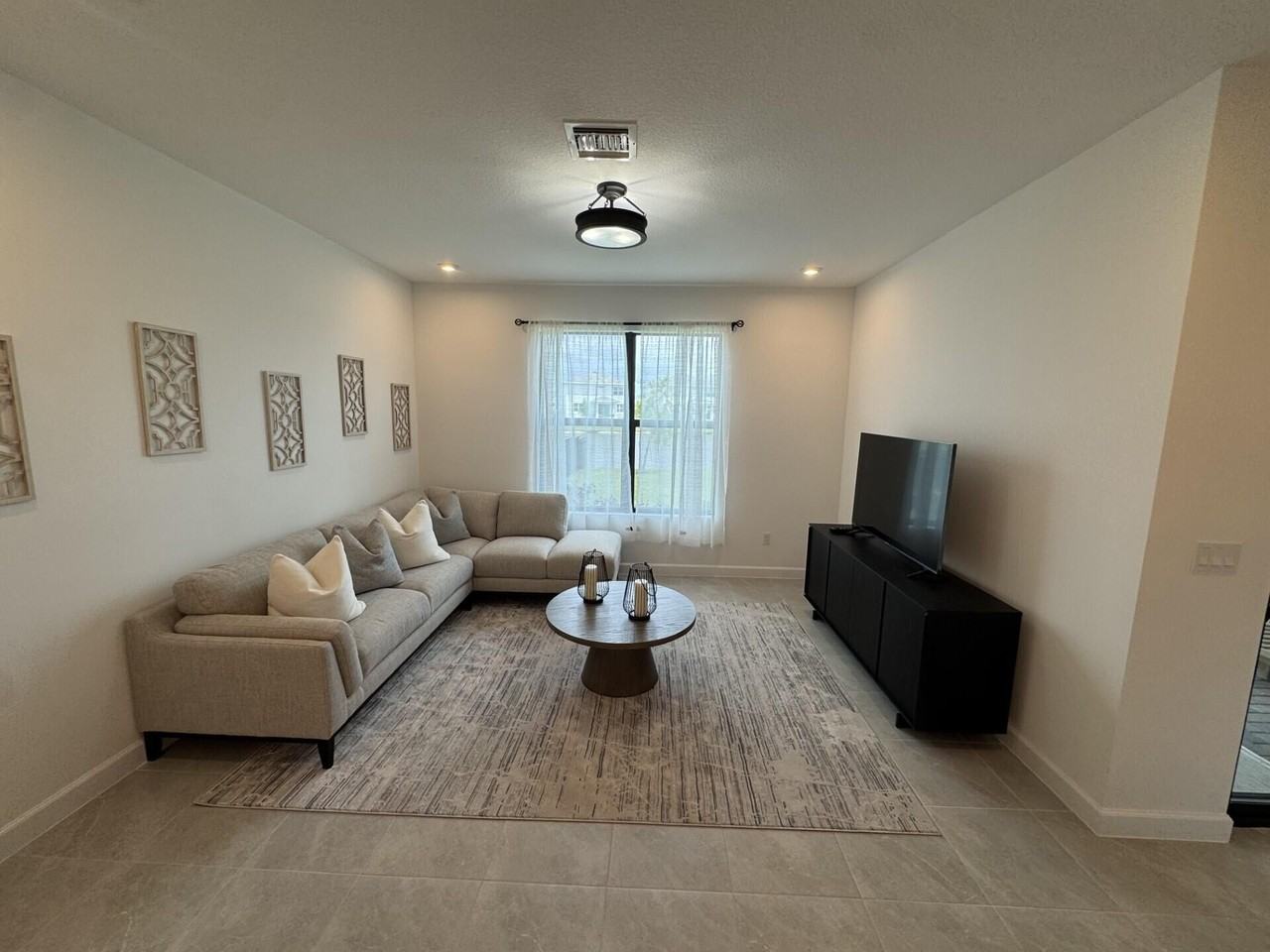 14083 Sw Thorens Dr - Photo 5 of 39
