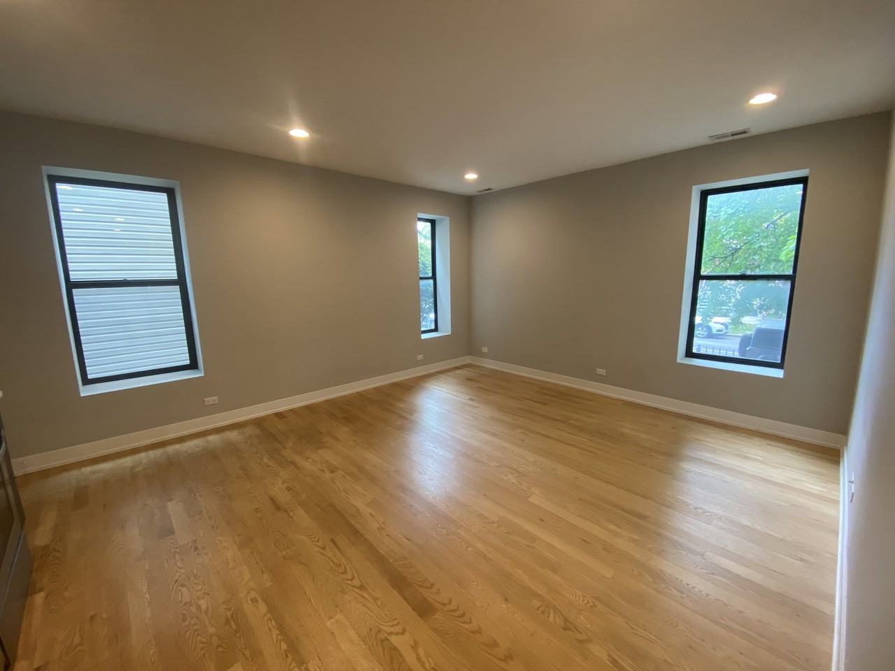 3800 W Altgeld St #104