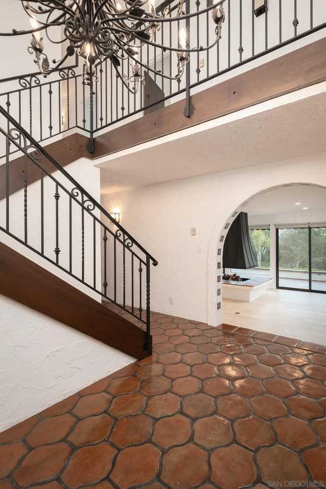 5406 Las Palomas - Photo 2 of 36