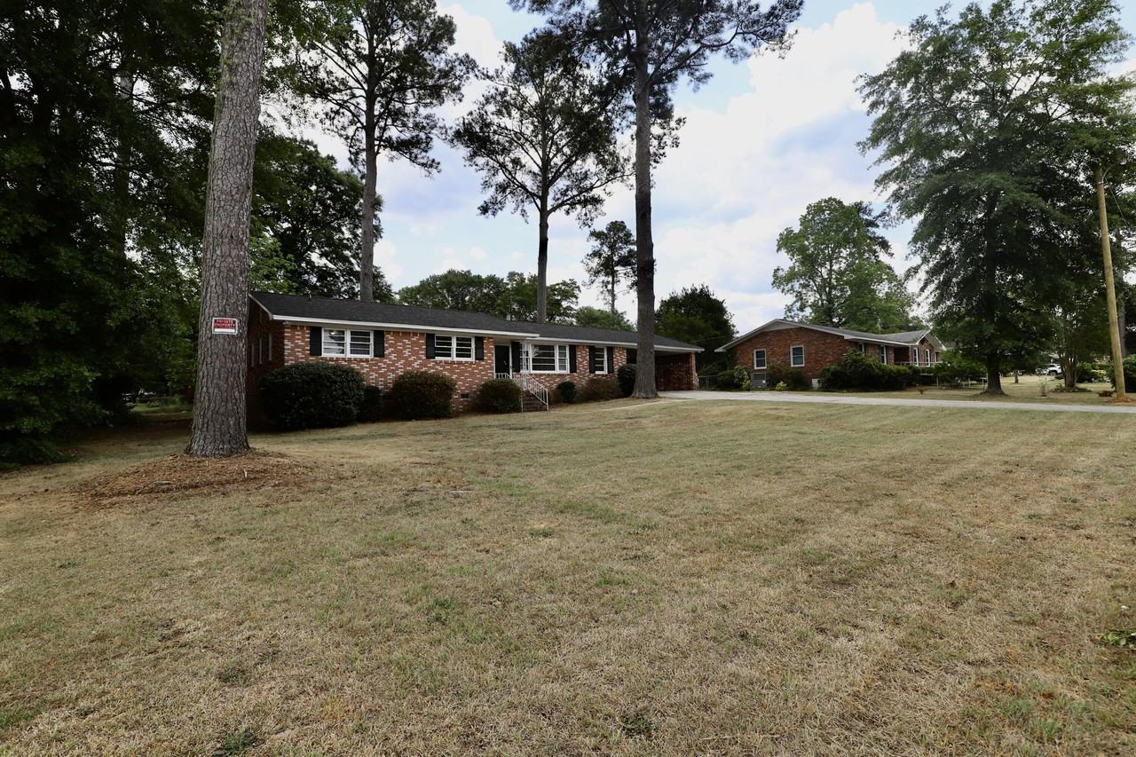 1912 Dominion Dr - Photo 2 of 50