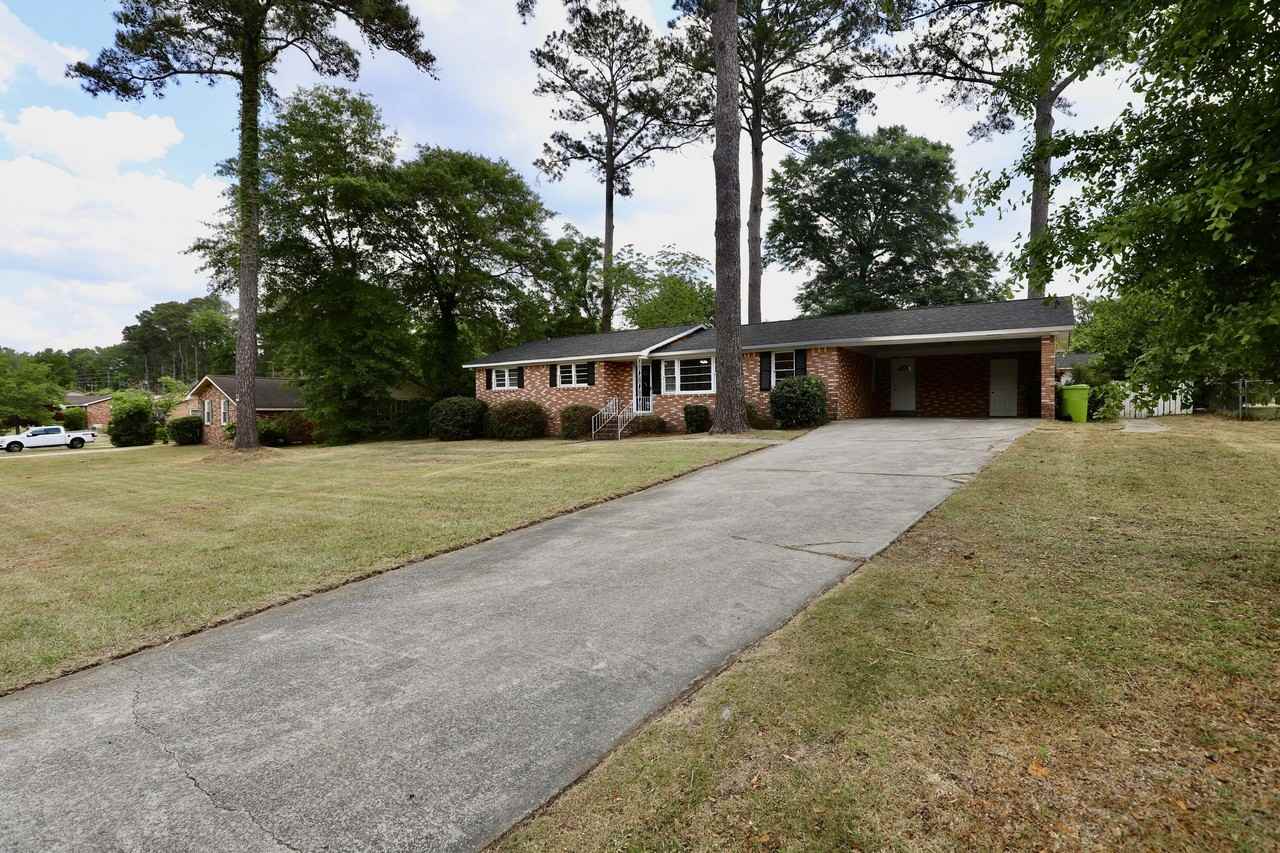 1912 Dominion Dr - Photo 3 of 50