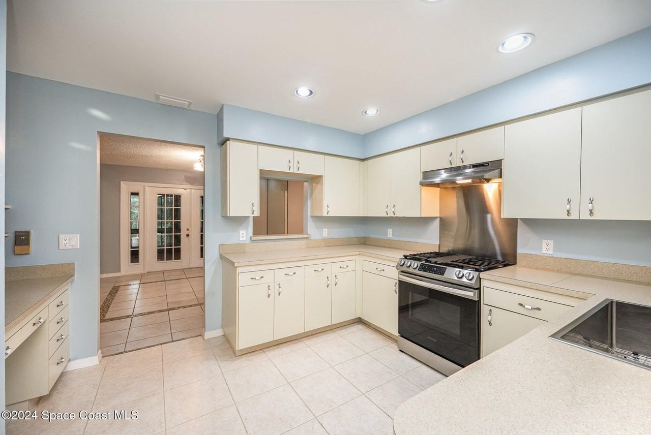 1506 Parkside Pl #1506 - Photo 6 of 24