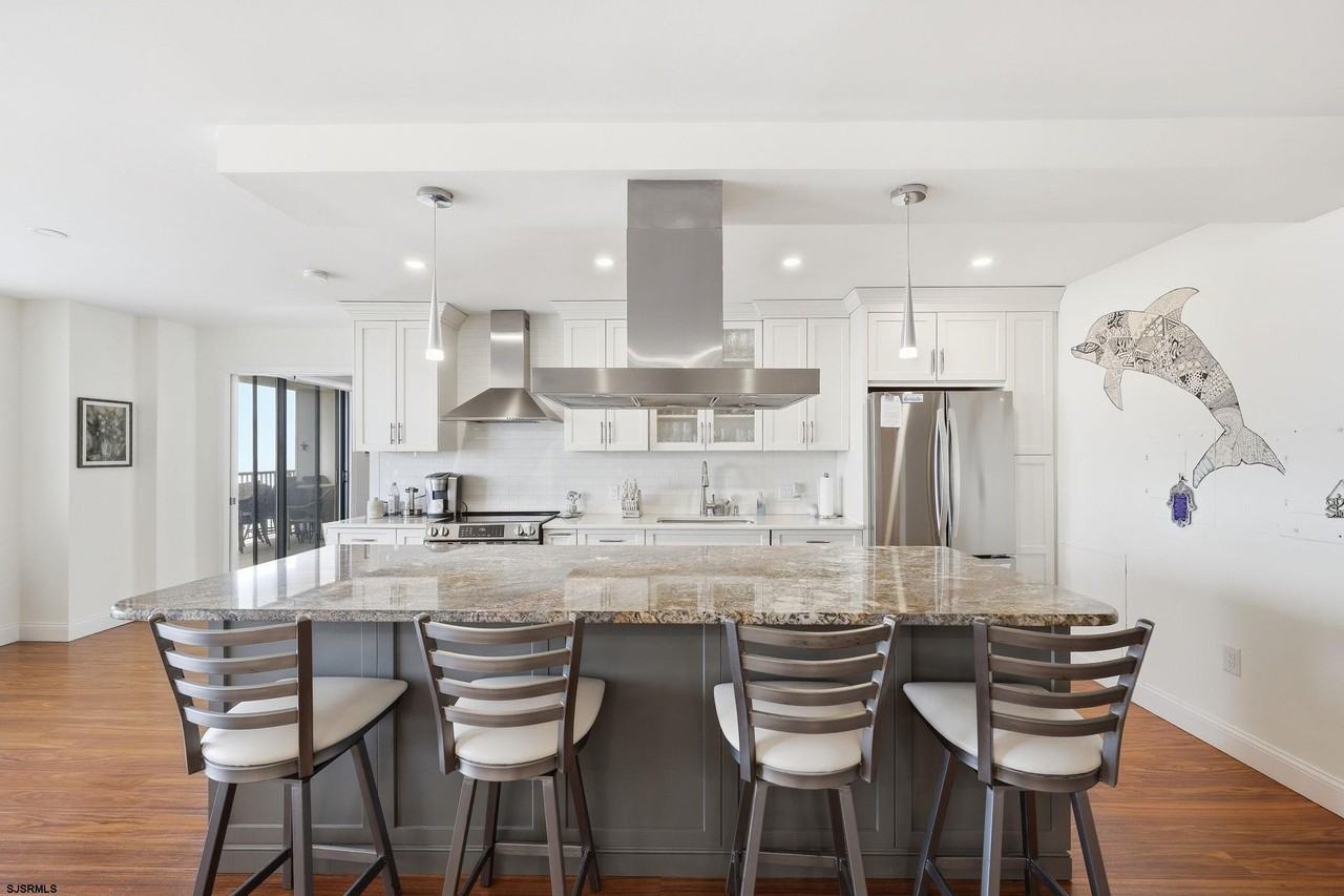 5000 Boardwalk - Photo 5 of 50